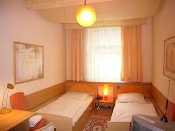 Central Budget Hotel 3*