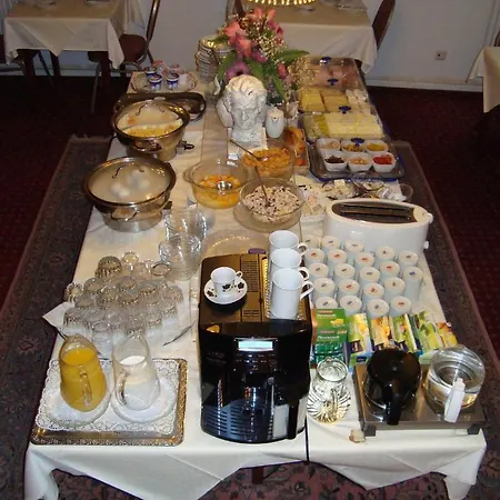 Central Budget Hotel 3*