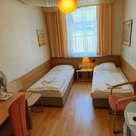 Central Budget Hotel 3*
